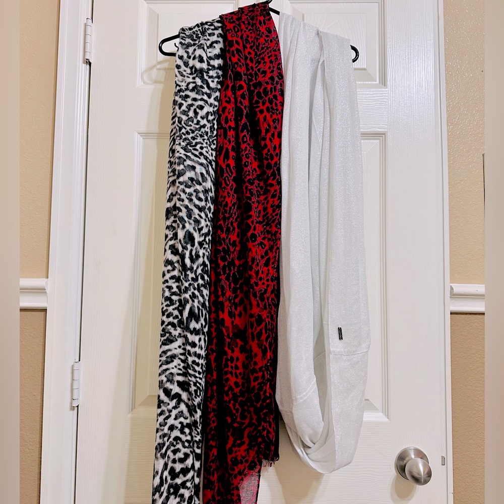 Calvin Klein Bundle 3 Scarves 🖤🩶